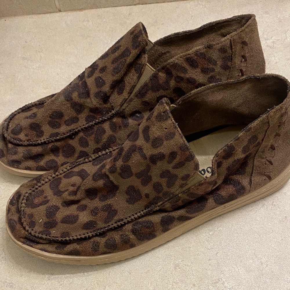 💚Outwoods Brown Slip-On Shoes